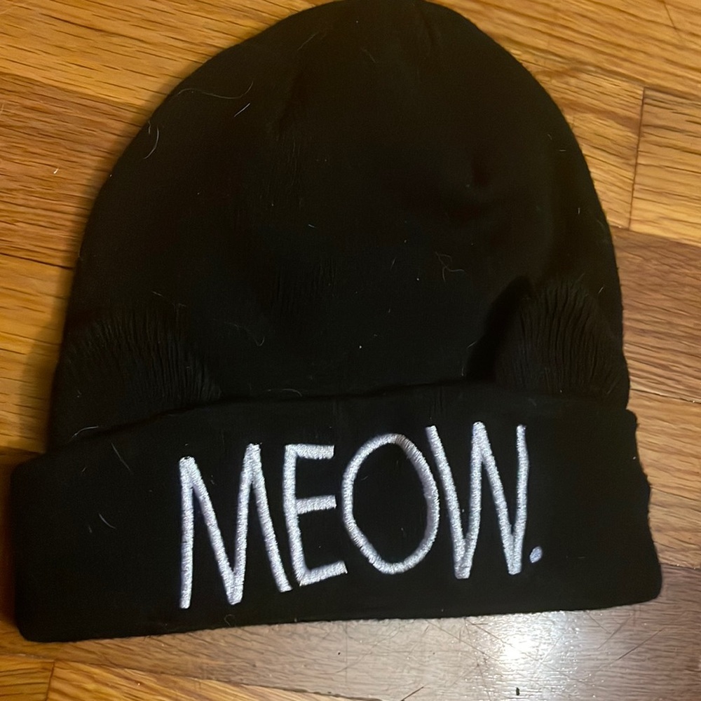 Cat beanie MEOW
